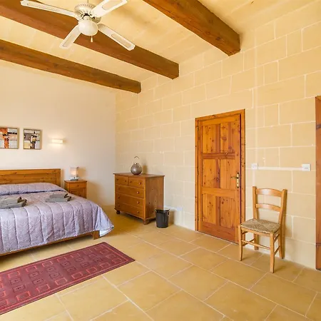 Zgugina Holiday سان لاورينْتْسْ